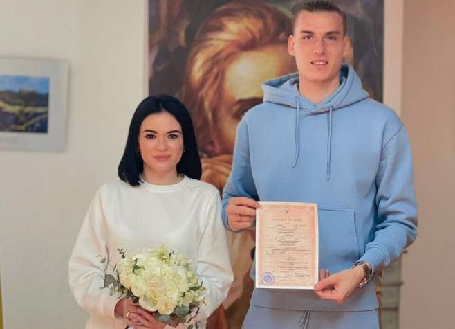 A Real Madrid goalkeeper got married in a tracksuit